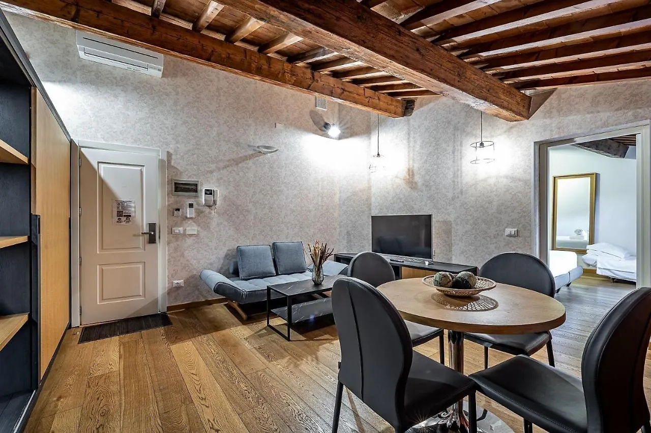 Martelli 6 Suite & Apartments Florence 3*,