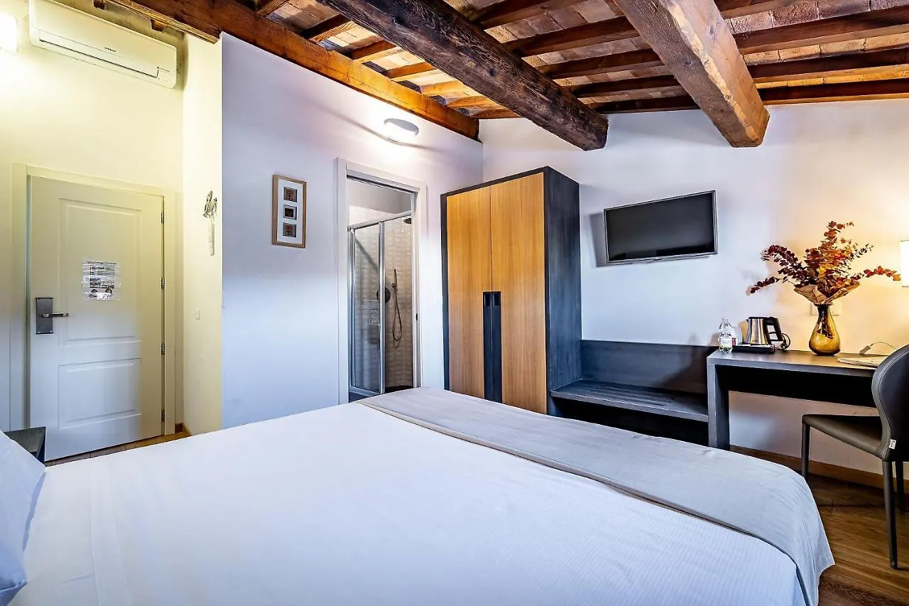 Martelli 6 Suite & Apartments Florencia Bed and breakfast